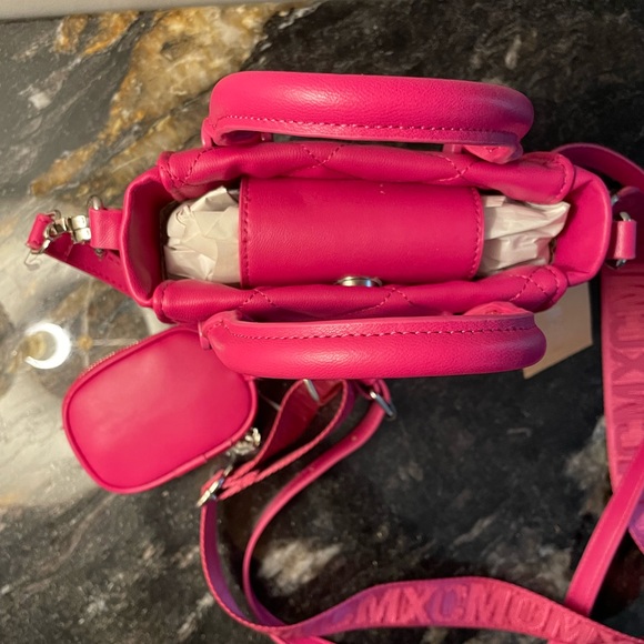 Steve Madden Bbabi Crossbody met gewatteerde handgreep aan de bovenkant, Zwart, One Size